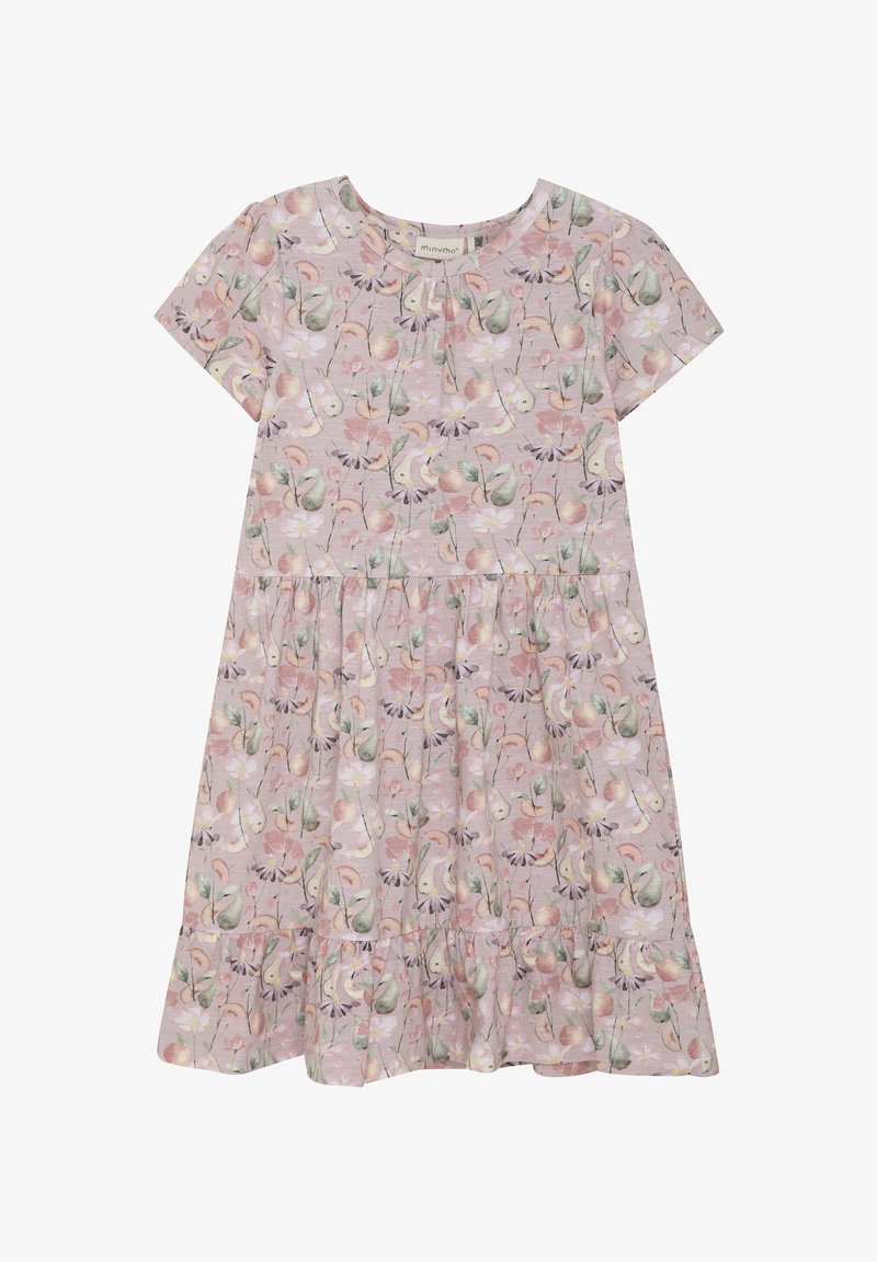Blommig klänning i ljusrosa tyg, med korta ärmar, rund hals, påsydd midja och en flätad rullkant. Mönster av blommor och blad.