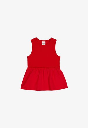 Robe rouge sans manches avec un corsage ajusté et une jupe évasée. Fabriquée à partir de tissu doux, elle présente une taille froncée et une texture lisse.