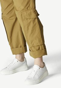 Tamaris Sportlicher Schnürer - white uni