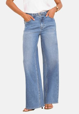 Lipsy, REGULAR FIT - MIDWASH BELTED WIDE LEG JEANS - Wide Leg - mid wash