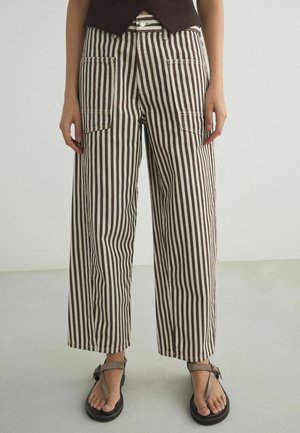 Next, PETITE FIT - DOUBLE POCKET BARREL JEANS - Jeans Relaxed Fit - brown cream stripe