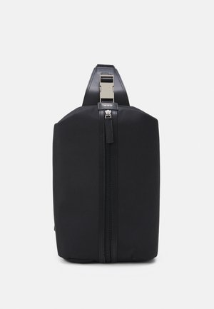 COSMOS CROSSBODY BACKPACK - Batoh - black