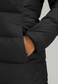 lululemon Bunda z prachového peří - black