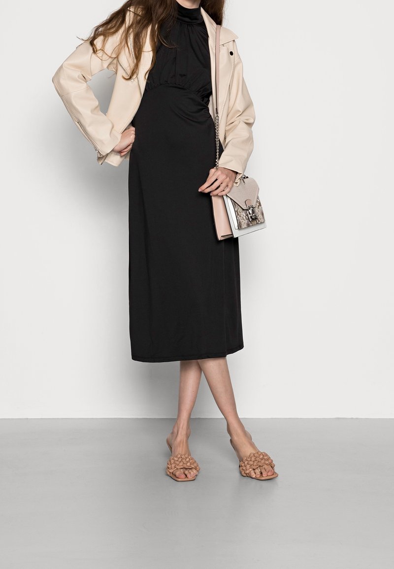 Vero Moda Vestido informal black/negro (Segunda mano)