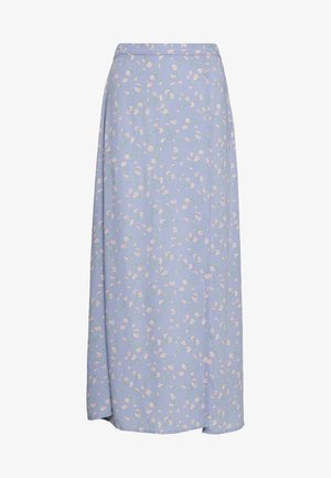 Světle modrá maxi sukně s květinovým vzorem, která obsahuje růžové květy a zelené listy. Vyrobena z měkké, hladké látky s volným střihem.