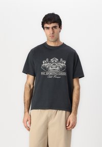 Pal Sporting Goods AIR BOAT UNISEX - Μπλουζάκι με στάμπα - caviar