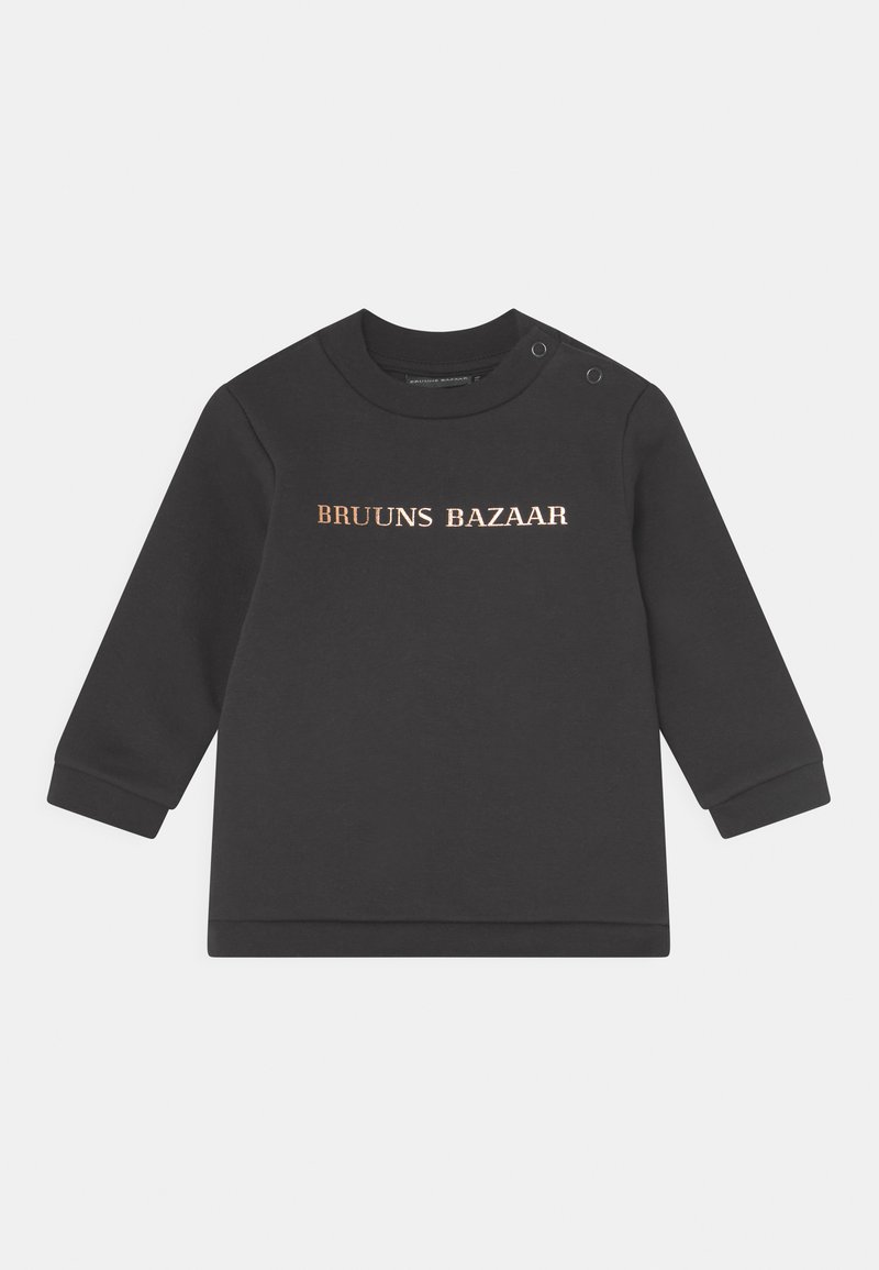 Sweatshirt preto com mangas longas, apresentando um decote arredondado e botões nos ombros. "BRUU NS BAZAAR" impresso em rosa dourado na parte da frente.