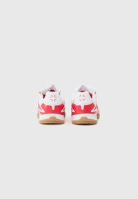 adidas Originals PREDATOR SALA - Dvoranske nogometne kopačke - better scarlet/white/gum