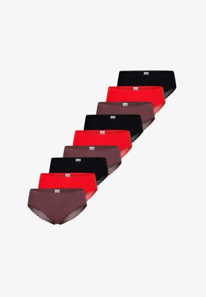 Set di nove slip hipster da donna con bordatura in pizzo in colori alternati: marrone, rosso e nero, disposti diagonalmente su sfondo bianco.