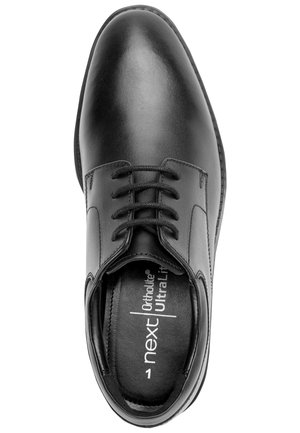Sort læder Oxford-sko med snørebånd, glat finish og polstret indersål mærket "next Ortholite UltraLite."