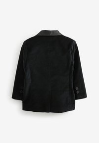 Giacca nera con colletto in satin, caratterizzata da una texture liscia, maniche a tre quarti e dettagli con bottoni ai polsini, vista da dietro.
