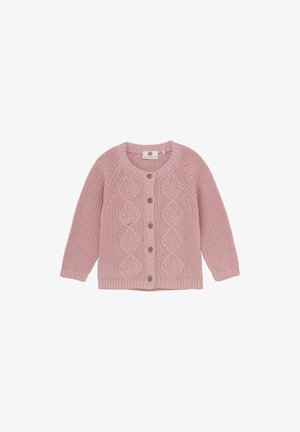 Stickad rosa kofta med en strukturerad mönster, rund halsringning, långa ärmar och fem träknappar fram.