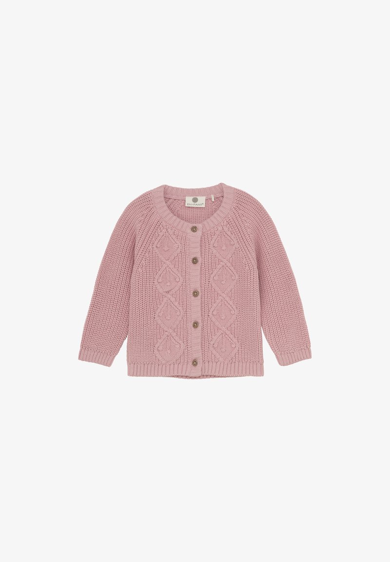 Stickad rosa kofta med en strukturerad mönster, rund halsringning, långa ärmar och fem träknappar fram.