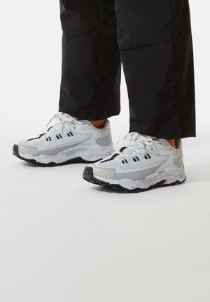The North Face, Baskets basses - white