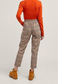 Stradivarius Kalhoty - stone