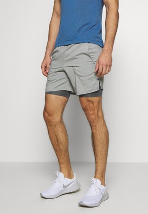 Krótkie spodenki sportowe - iron grey/reflective silver