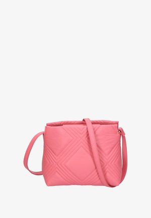 Borsa a tracolla in pelle fucsia trapuntata con motivi a rombi diagonali, una singola tracolla e forma rettangolare. Presenta una chiusura superiore con zip.