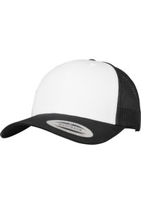 Valge snapback müts musta võrkpaneeliga ja kõverate äärega. Omab lamedat esipaneeli, reguleeritavat snapsuletust ja logopatchi ääres.
