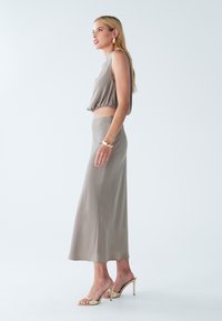 BWLDR ALISA SKIRT - Maksiseelik - mushroom