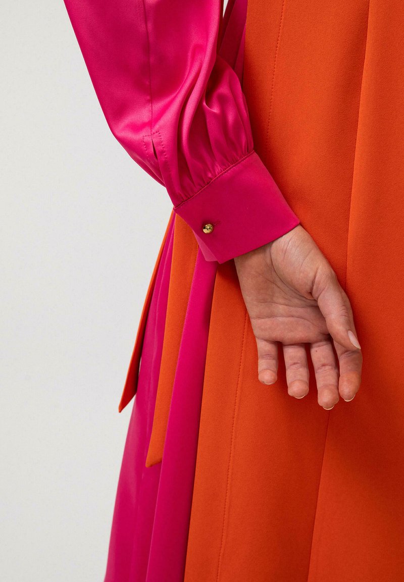 orange color contrast dresses MINKPINK Jacques Contrast Orange Midi Dress
