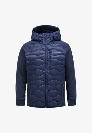 Marineblauer Daunenjacke mit Kapuze, die ein gestepptes Design an der Vorderseite, eine mit Reißverschluss beschlossene Brusttasche und kontrastierende, weiche Stoffärmel aufweist.