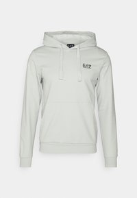 Felpa EA7 Emporio Armani grigio chiaro con tasca frontale, cappuccio con stringa e logo sul lato sinistro del petto, esposta su uno sfondo neutro.