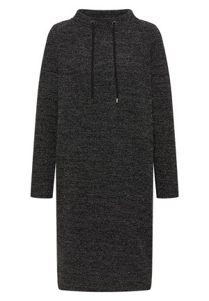 Abito lavorato a maglia nero con collo alto, corde di regolazione e maniche lunghe. Caratterizzato da un motivo testurizzato per un tocco visivo e una vestibilità rilassata.