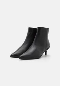 Calvin Klein WRAPPED STIL BOOT - Puszābaki - black