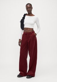 ONLY Tall ONLSVEA NESSA CORD WIDE  - Broek - cabernet