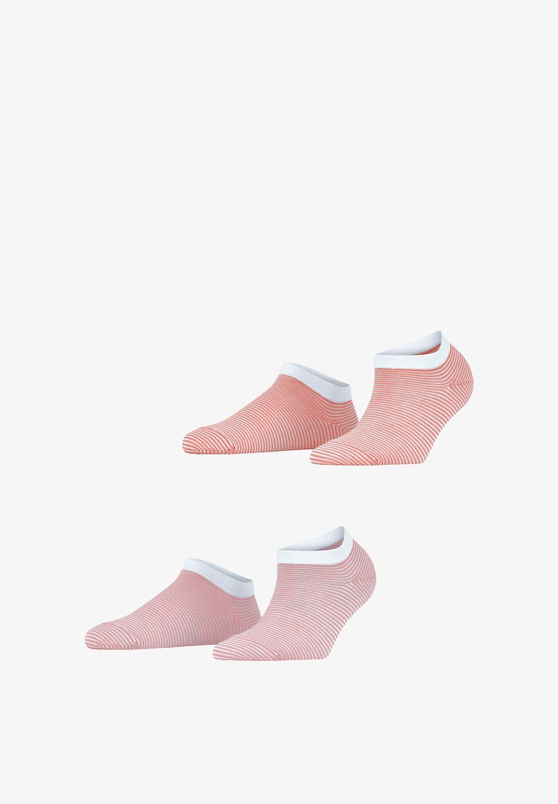 Rot-weiße gestreifte Knöchelsocken mit einem weißen Bündchen. Weiche Textur und nahtloses Design. Vier Paare präsentiert, zwei oben und zwei unten.