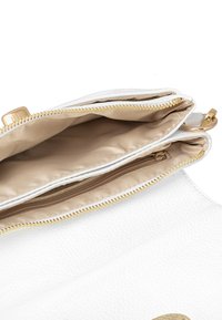 RYŁKO Torba preko tijela - white