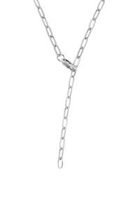 Collana in argento con maglie allungate e chiusura a gancio, con una texture metallica liscia e un design minimalista.
