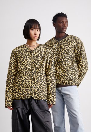QUILTED LINER JACKET UNISEX - Lett jakke - leopard camo