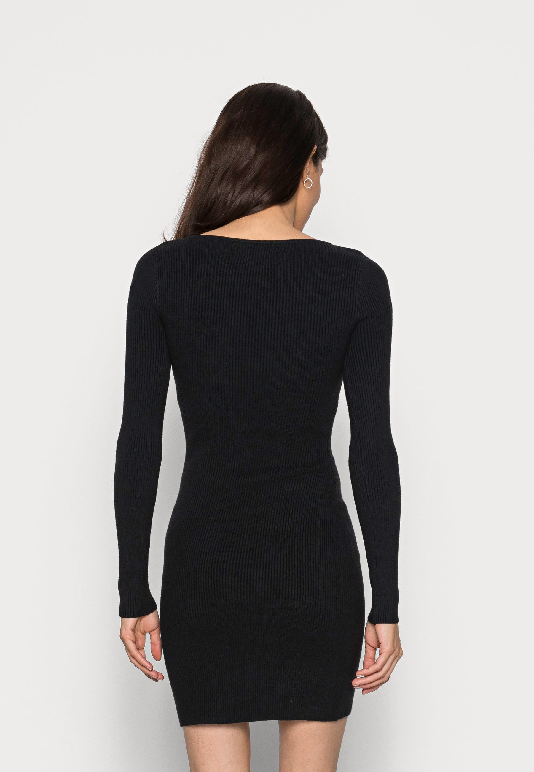 Abercrombie \u0026 Fitch PARTY PORTRAIT NECK 