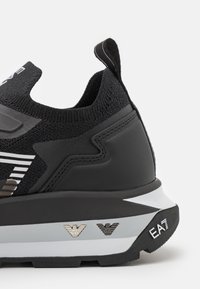 EA7 Emporio Armani Joggesko - black/white