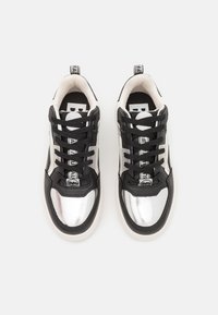 Buffalo RSE V2 - Sportbačiai - black/silver/white