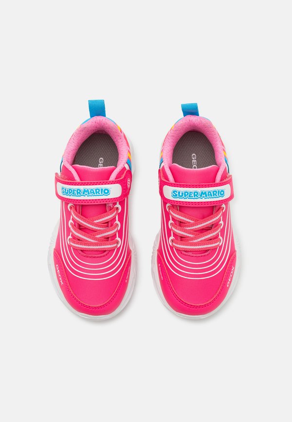LIGHT UP NINTENDO ASSISTER GIRL - Trainers - fuchsia2