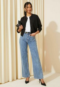 Friends Like These - REGULAR FIT - Bomber tipa jaka - black