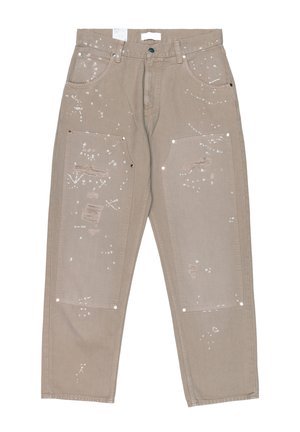 Pantaloni beige con tasche applicate frontali, design con schizzi di vernice e usura su cosce e ginocchia, con passanti per cintura e chiusura con bottone.