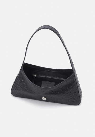 Filippa K THE 93 BUCKLE BAG - Τσάντα χειρός - black