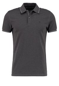 Mörkgrå pikétröja gjord av en bomullsblandning, med en tvåknappsknäppning, korta ärmar och kontrasterande vita detaljer på kragen och ärmarna.