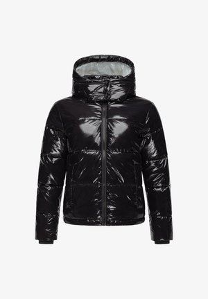 Musta puffatakki kiiltävällä pinnalla, napilla suljettava huppu, etuvetoketju ja kaksi sivutaskua; tikkikuosi hieman lyhyt malli.