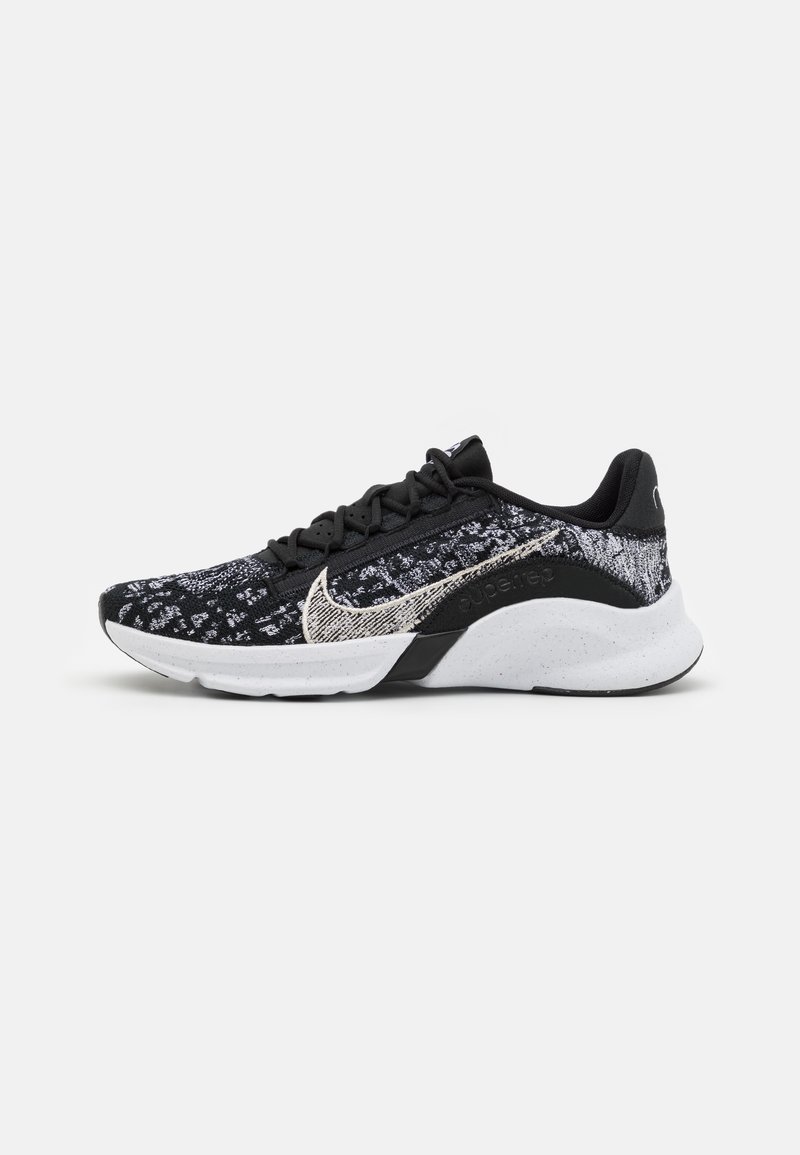 Nike Performance W NIKE SUPERREP GO 3 FLYKNIT - Sapatilha de treino - black/metallic silver/white