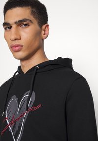 CLOSURE London HEART HOODY - Camisola - black