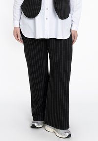 YOEK MIT STREIFEN - Broek - black