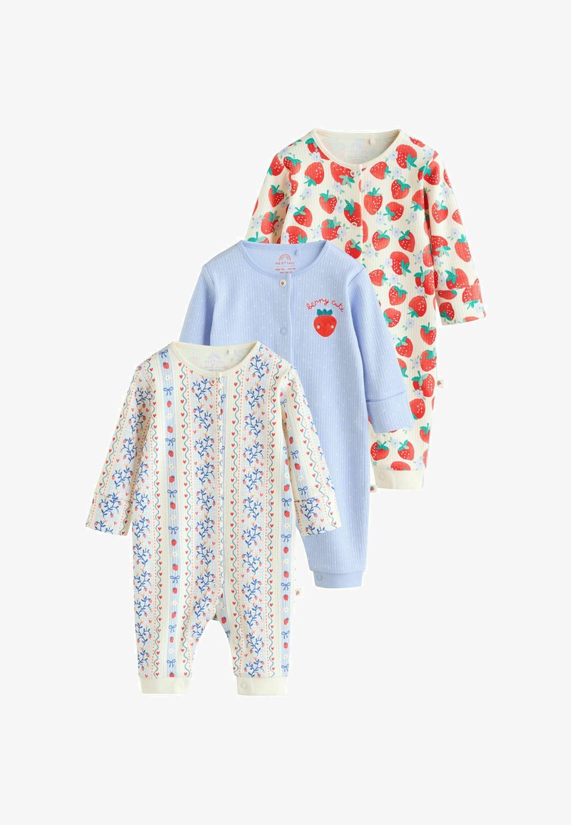 Trois grenouillères pour bébé à manches longues : blanche avec des fraises rouges, bleu clair avec une fraise "charmante", et crème avec des rayures florales bleues et des cœurs rouges.