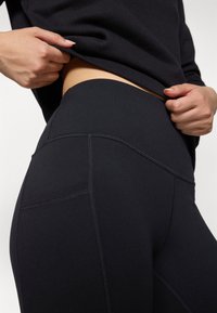 Champion GYM LIFESTYLE 7/8 LEGGINGS - Tajice - black