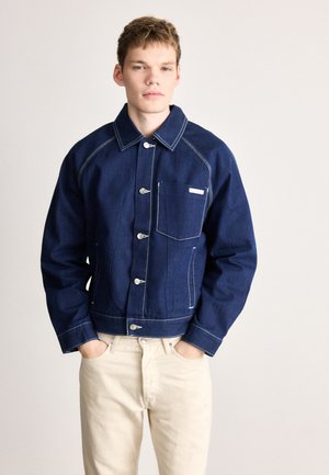 DARTED WORKWEAR JACKET - Veste en jean - shuriken rinse