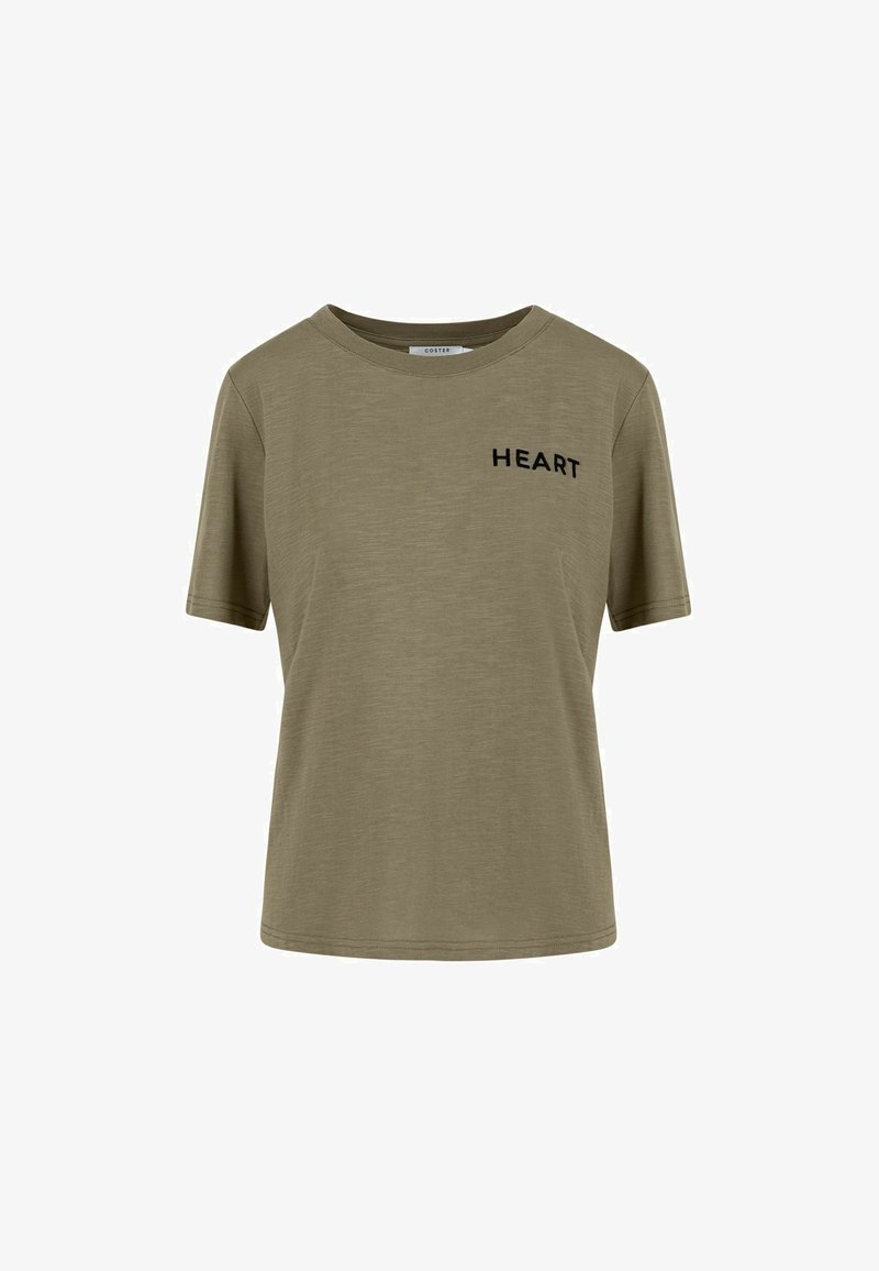 Зелена памучна тениска с къси ръкави, кръгло деколте и черен надпис "HEART" от горната лява страна на гърдите.