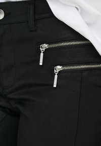 ONLY FALBALA  - Vaqueros pitillo - black